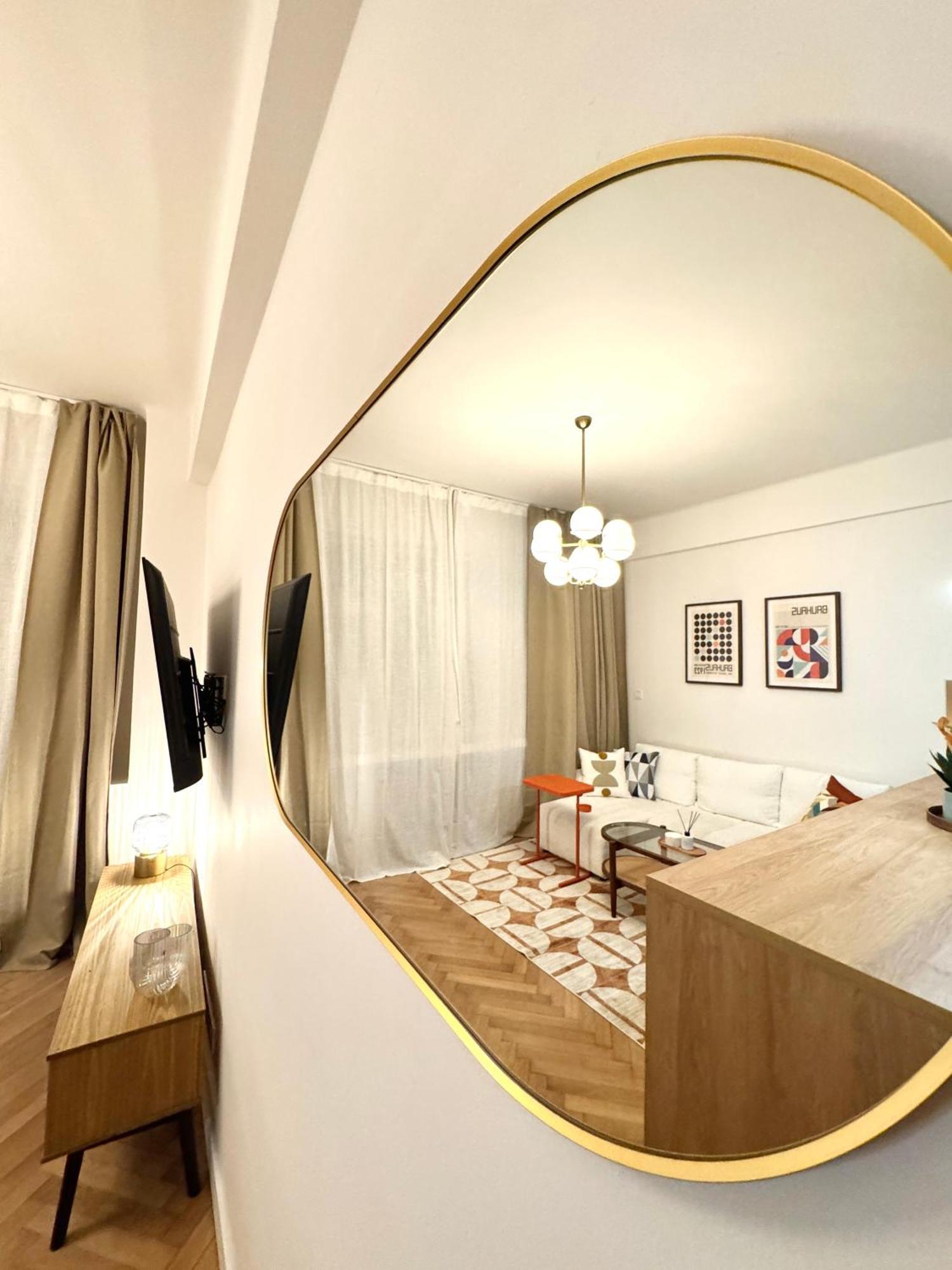 National Theatre With 2 Bathrooms Center Appartamento